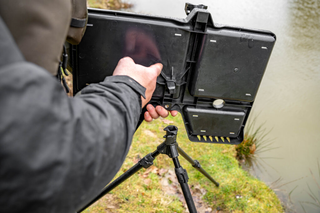 Korum Allrounder Tray & Tripod Adaptor - Preston Fishing